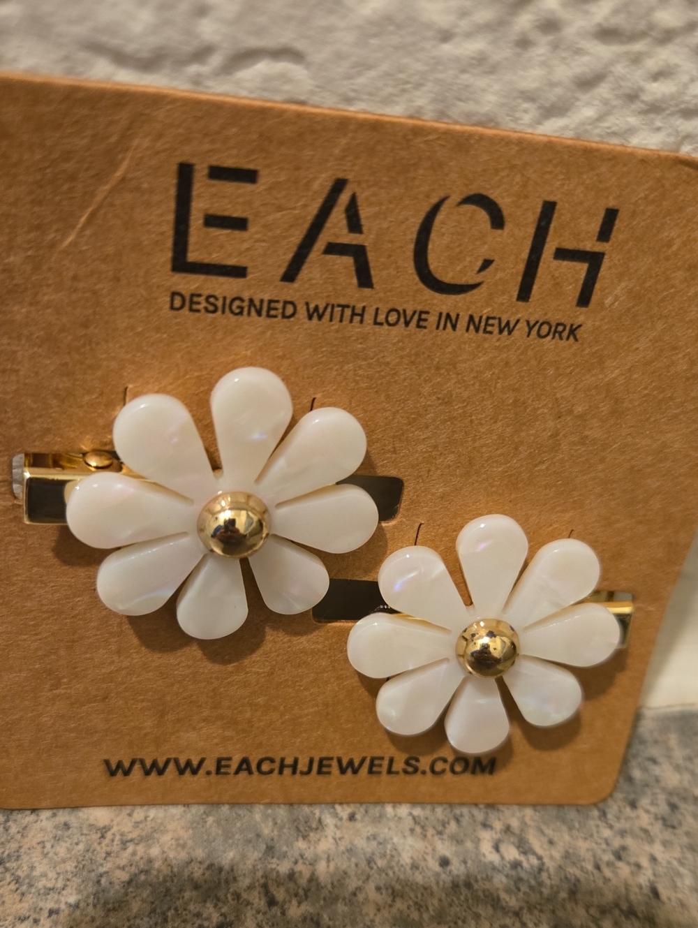 White Daisy Flower Hair Clips - Set of 2 Nwt